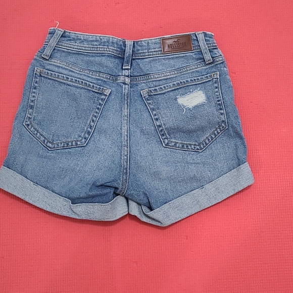 Ultra High-rise Mom Short 3" - Picture 2 of 2